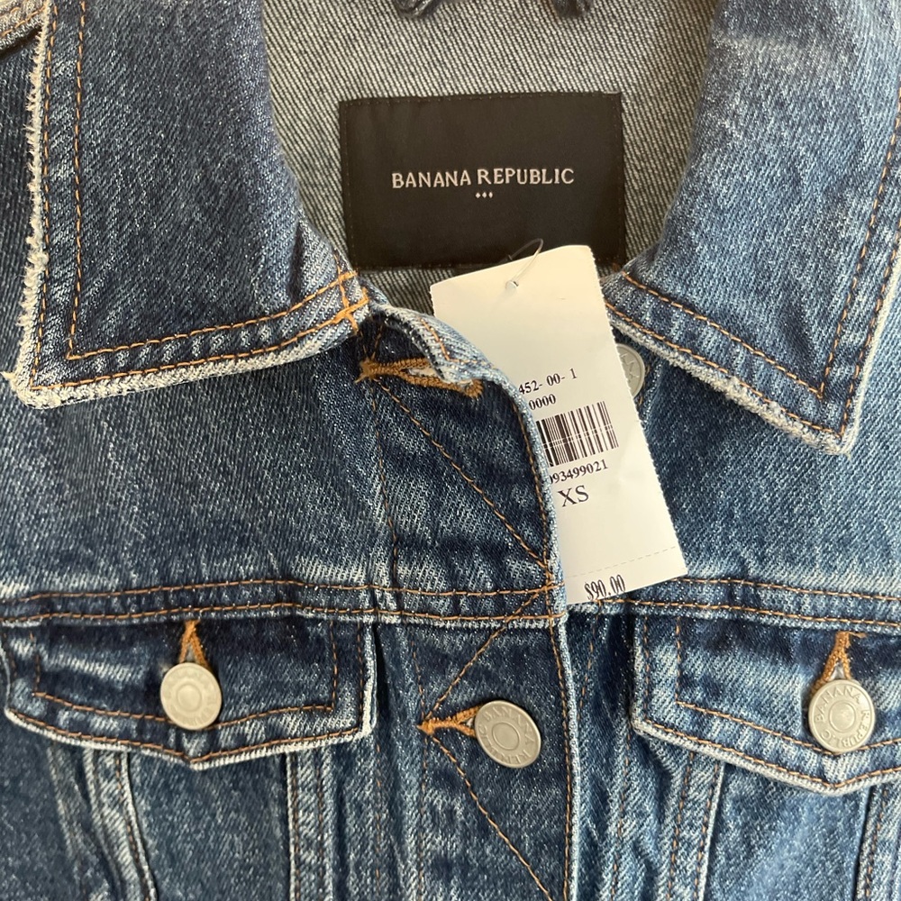 Denim Jacket Banana Republic XS brand new with Tag. Never worn.